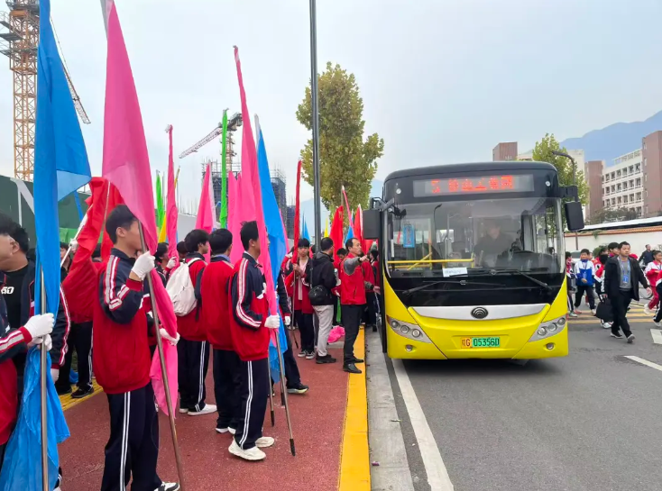 九江長運(yùn)：62臺車 保障廬山市第一中學(xué)運(yùn)動會運(yùn)輸