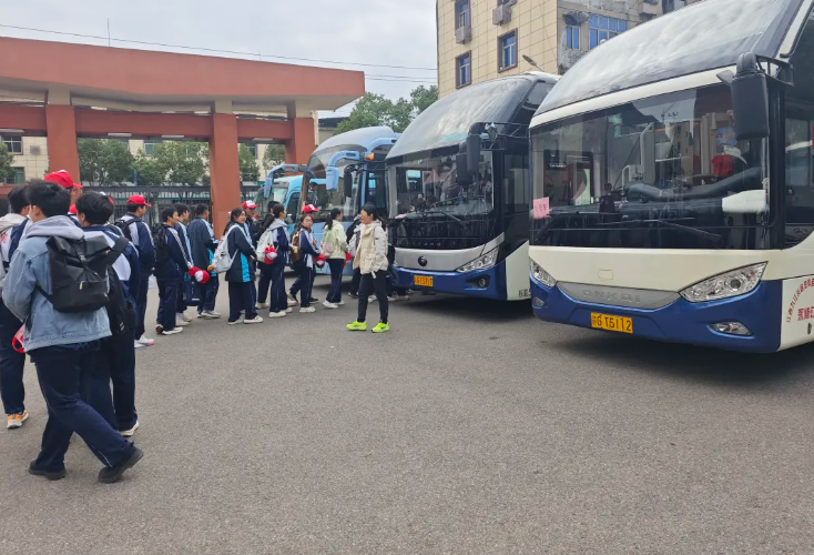 九江長運(yùn)：護(hù)航永修一中600余名師生研學(xué)之旅