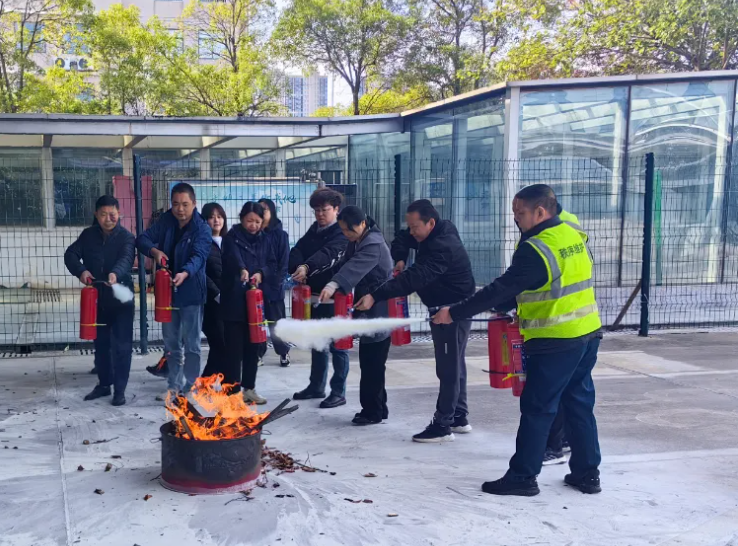 都市城際公交：開展消防安全實(shí)操演練活動(dòng)