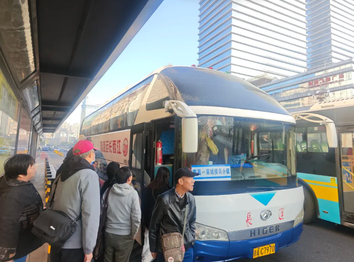 南昌至鄱陽(yáng)湖吳城候鳥小鎮(zhèn)旅游專線客流火爆 運(yùn)營(yíng)安排優(yōu)化升級(jí)