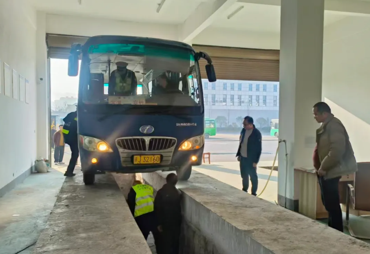 萍鄉(xiāng)長運(yùn):開展接送學(xué)生車輛隱患排查