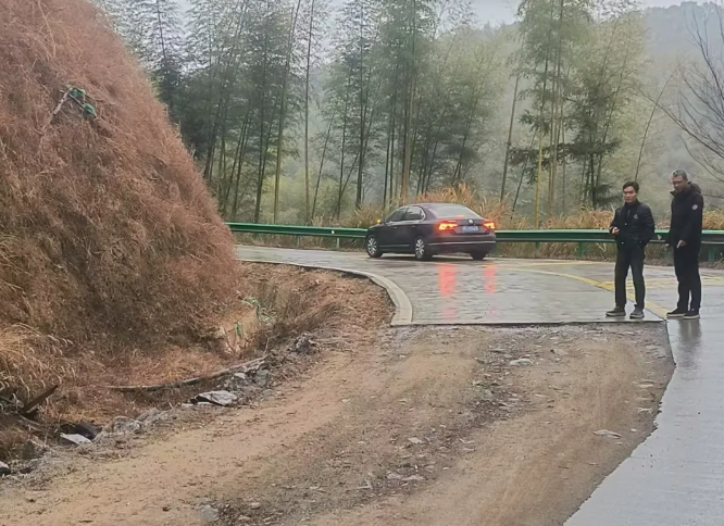 撫州長運(yùn)：深入一線勘察重點(diǎn)線路、路段