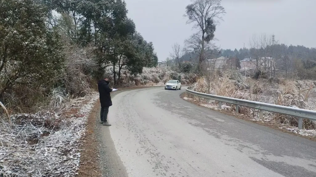 景德鎮(zhèn)長運(yùn)：浮梁公交開展線路安全勘查