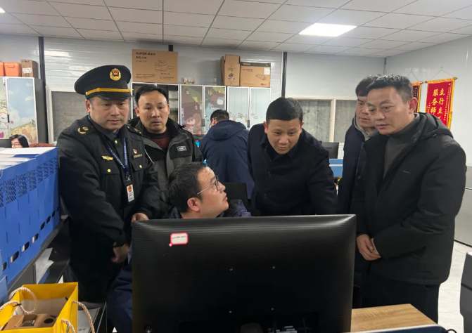 都市城際公交 青云譜區(qū)住建局檢查客運一分公司春運安全生產(chǎn)工作